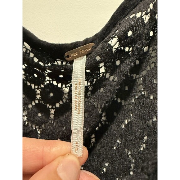 Free People Moon River Easy Top Size Small Black Daisy Lace Peasant Blouse - Picture 3 of 5
